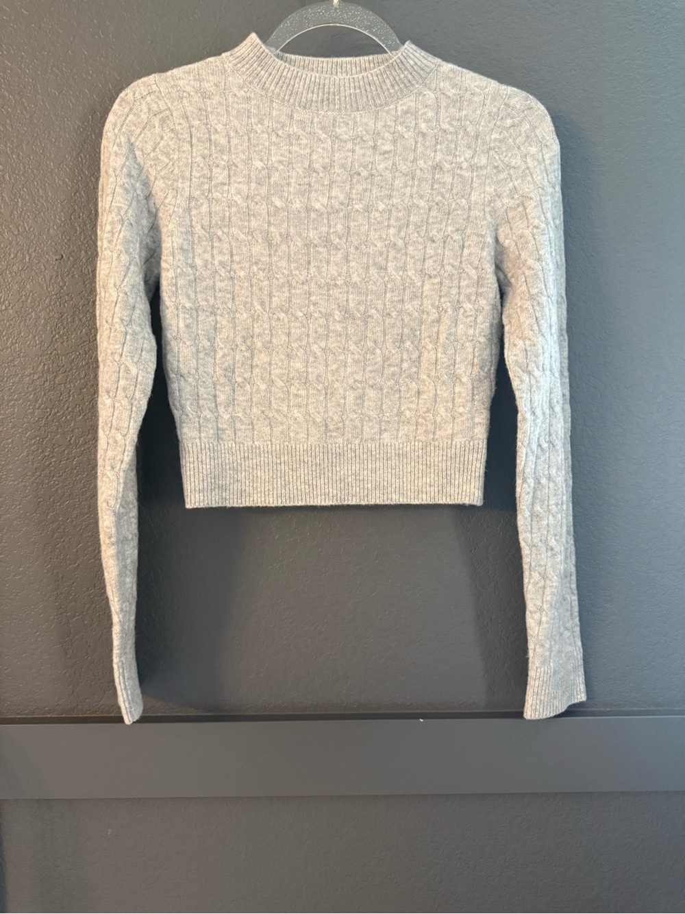 AMANDA UPRICHARD • Light Gray Cable Knit Crewneck cropped Sweater - XS